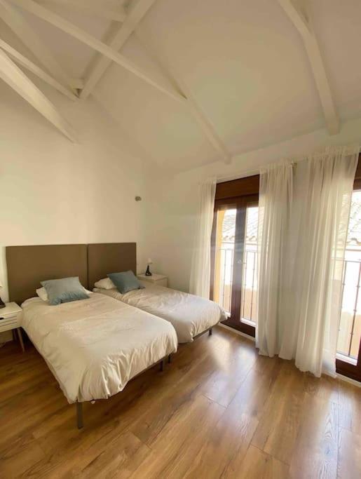 Atico En Toledo Con Terraza Apartment Bagian luar foto