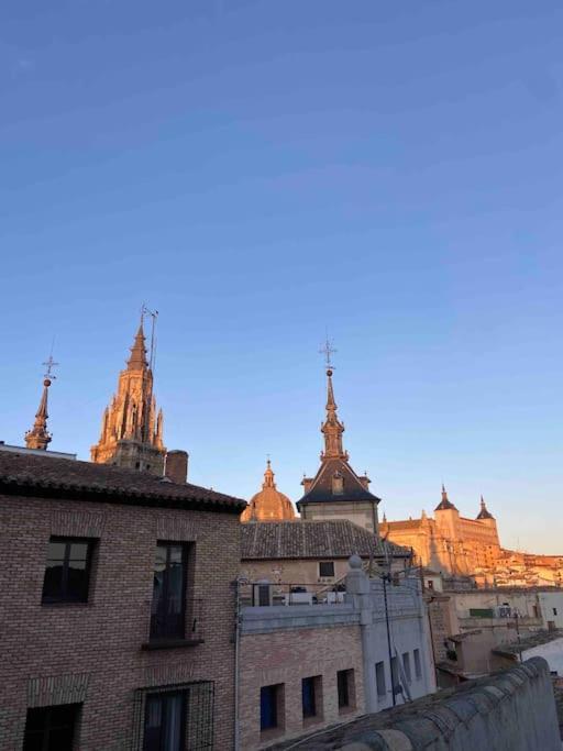 Atico En Toledo Con Terraza Apartment Bagian luar foto