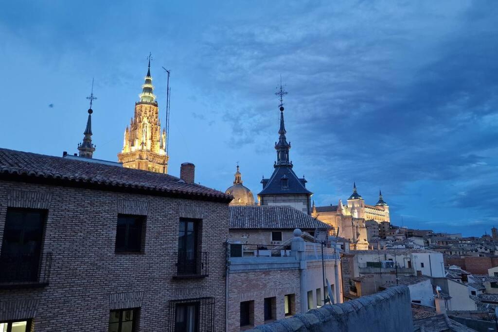 Atico En Toledo Con Terraza Apartment Bagian luar foto